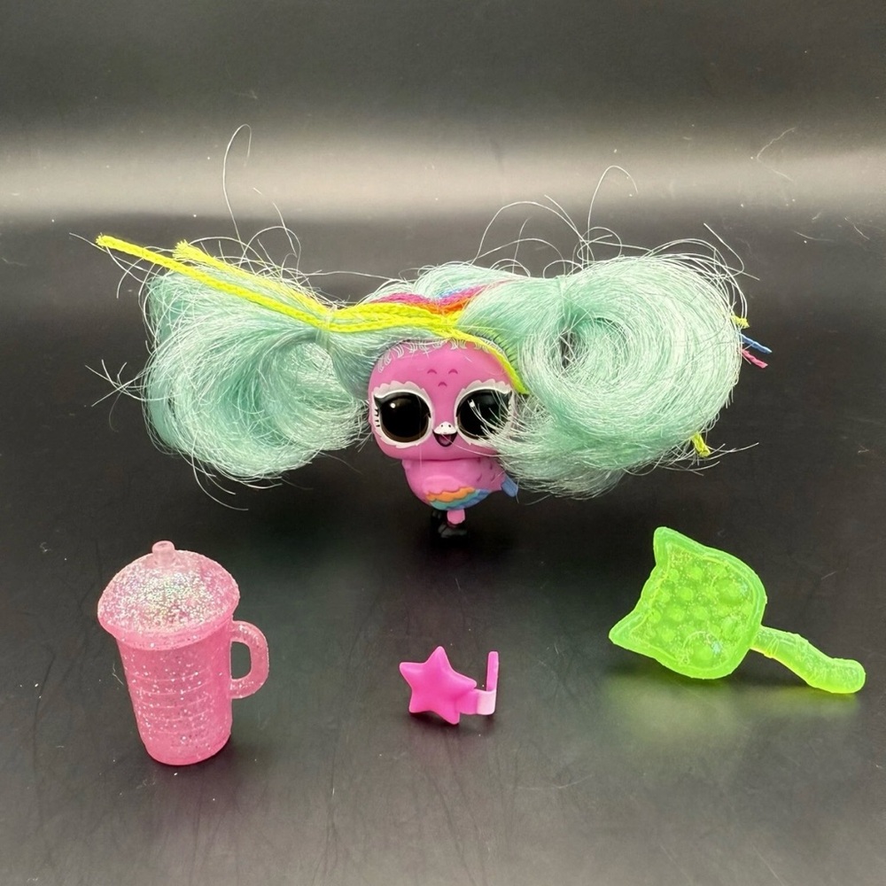 LOL Surprise RAINBOW WINGS LIGHTS PET Raver Owl Pet Doll - Glows In Blue Light